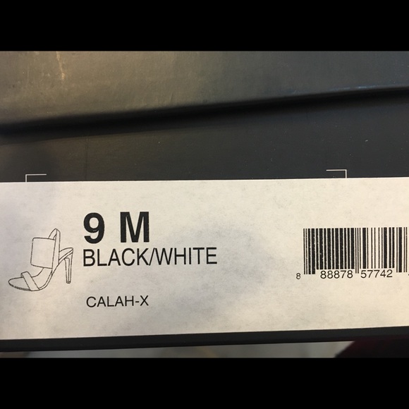 BCBG women’s pump sandal EUC - Picture 5 of 5